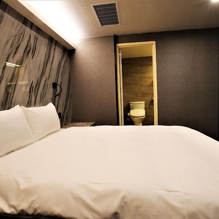Golden Home Hotel Тайбэй Экстерьер фото
