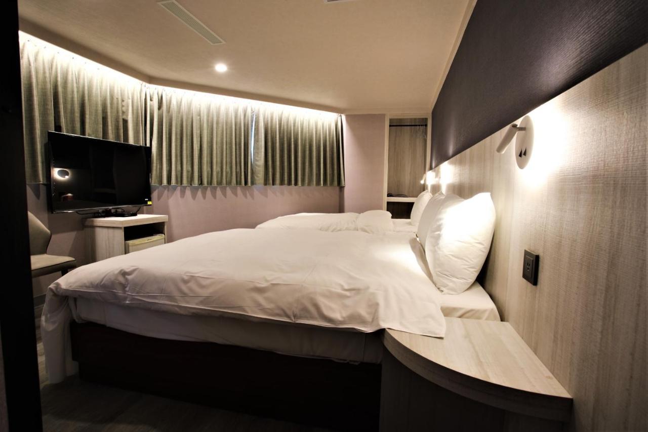 Golden Home Hotel Тайбэй Экстерьер фото
