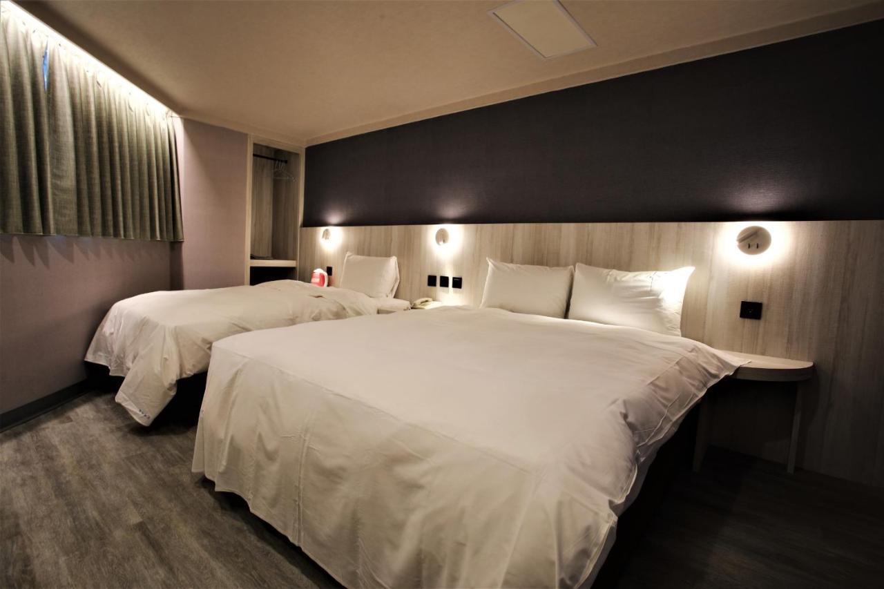 Golden Home Hotel Тайбэй Экстерьер фото