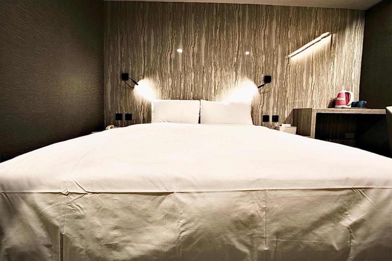 Golden Home Hotel Тайбэй Экстерьер фото