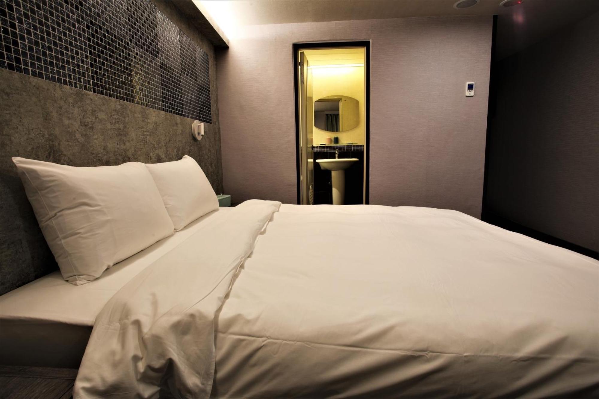 Golden Home Hotel Тайбэй Экстерьер фото