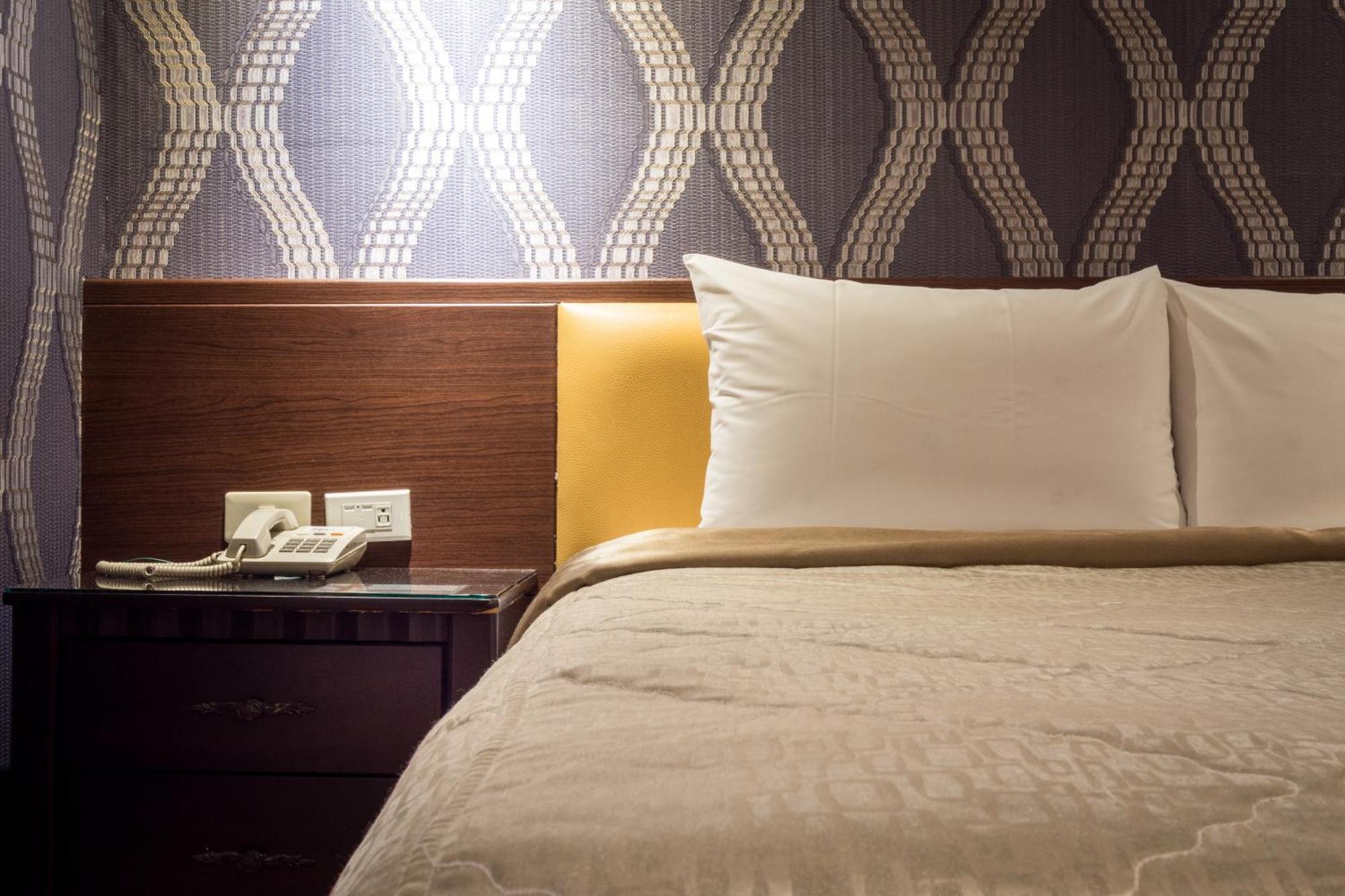 Golden Home Hotel Тайбэй Экстерьер фото