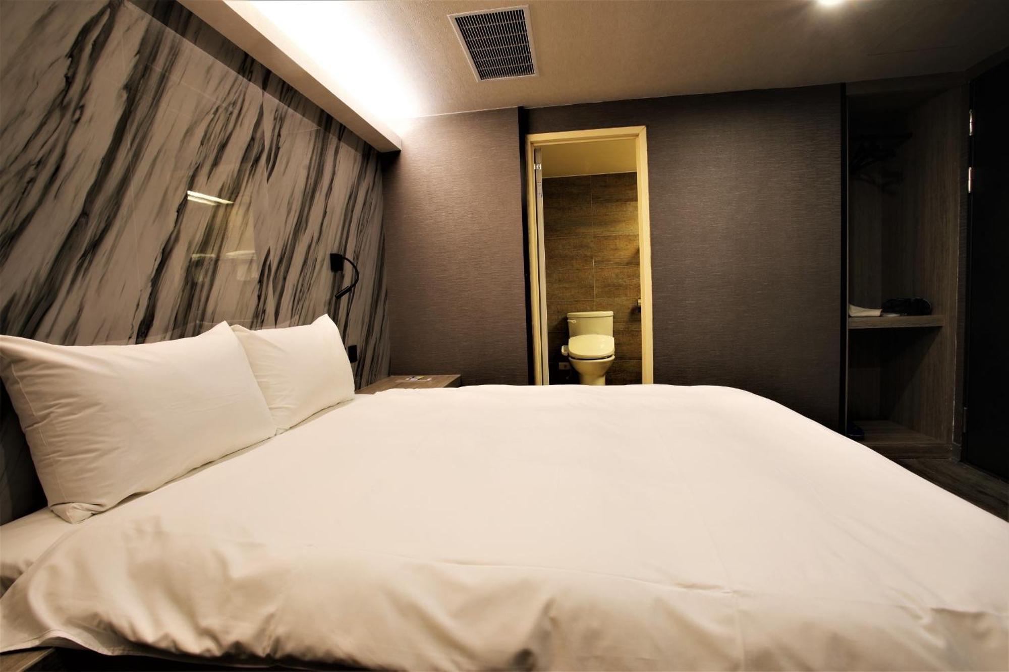 Golden Home Hotel Тайбэй Экстерьер фото