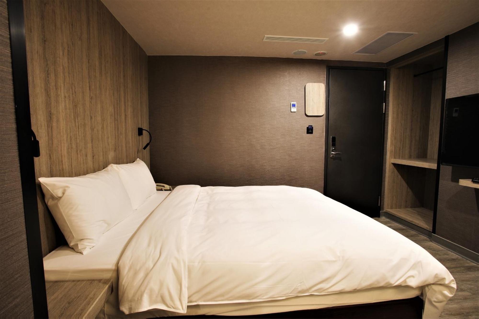 Golden Home Hotel Тайбэй Экстерьер фото