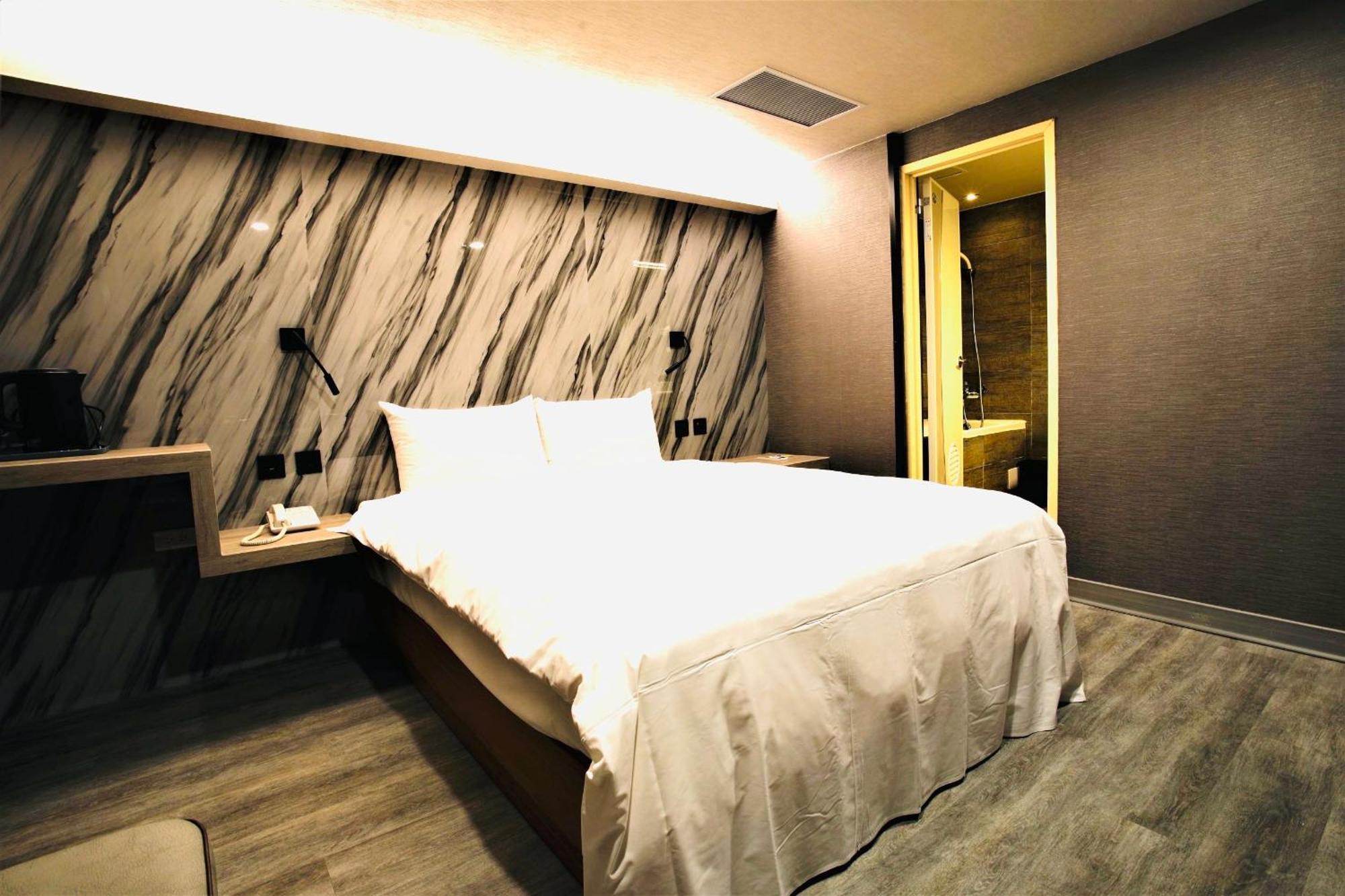 Golden Home Hotel Тайбэй Экстерьер фото