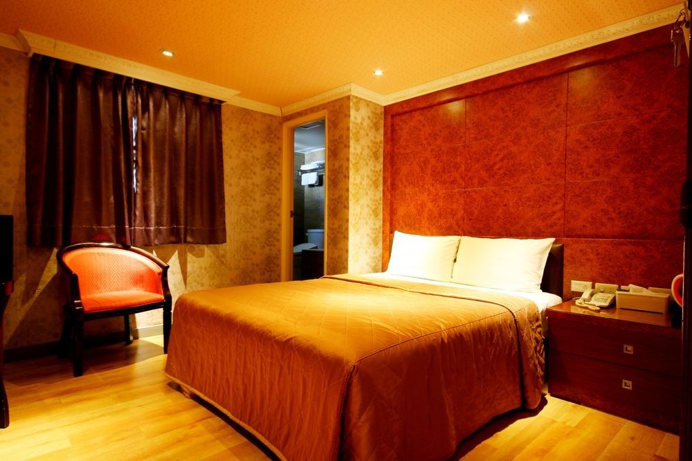 Golden Home Hotel Тайбэй Экстерьер фото