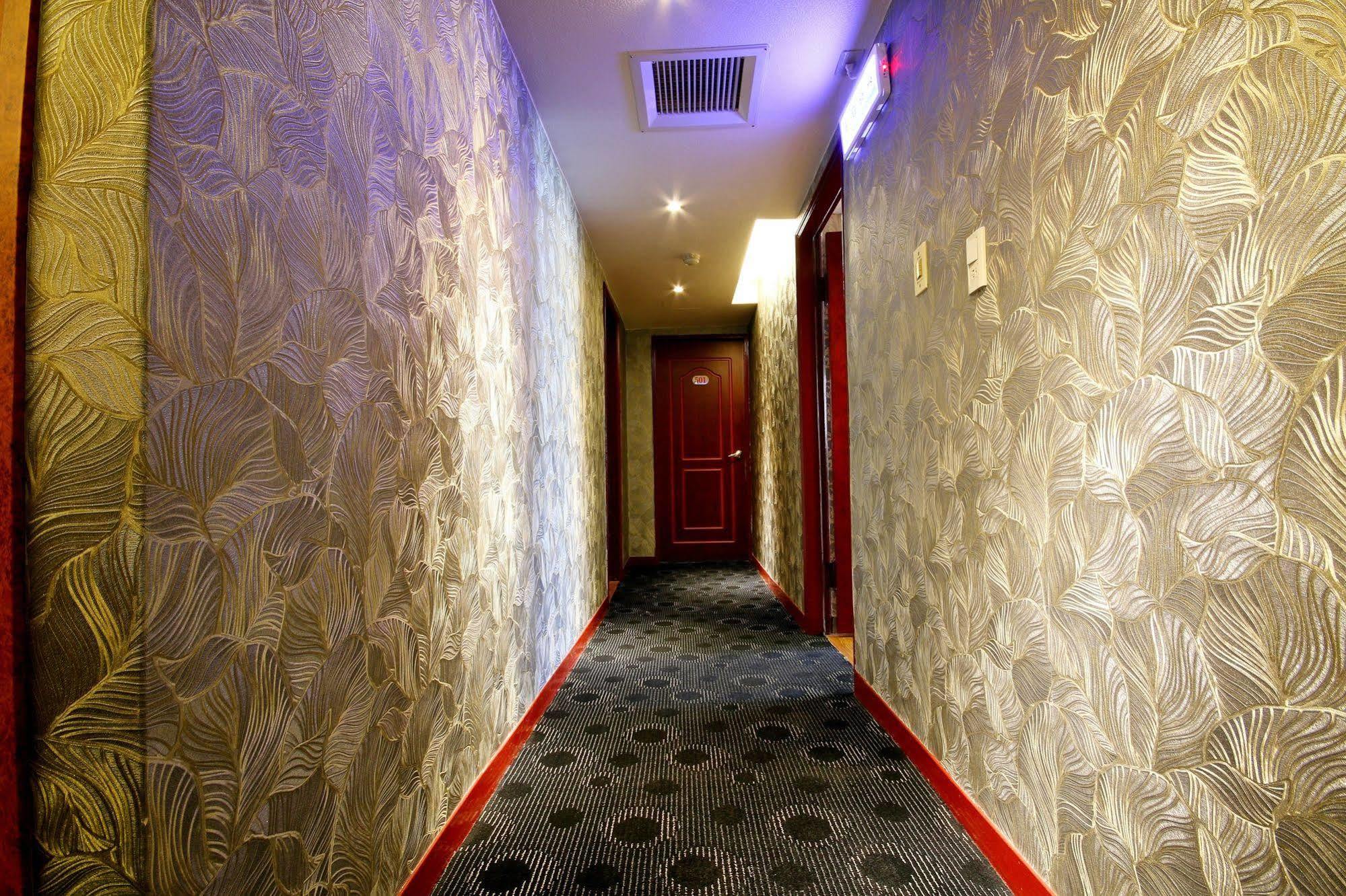 Golden Home Hotel Тайбэй Экстерьер фото
